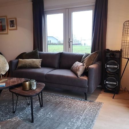 Gezellig Chalet Met Eigen Parkeerplaats, Park In Aanbouw, Geen Wi Fi Villa Molenschot Eksteriør billede